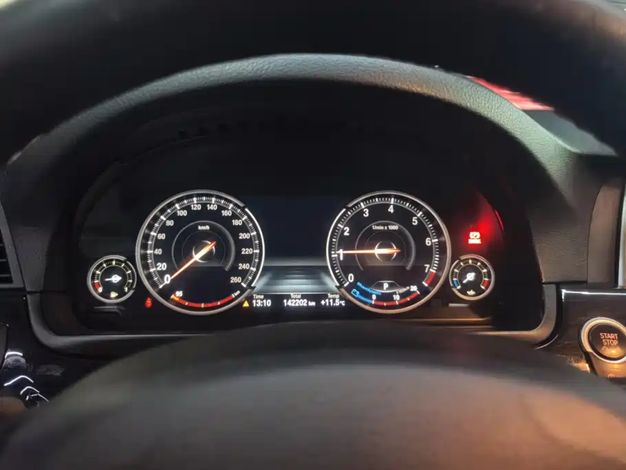 BMW 5 Series — миниатюра 14