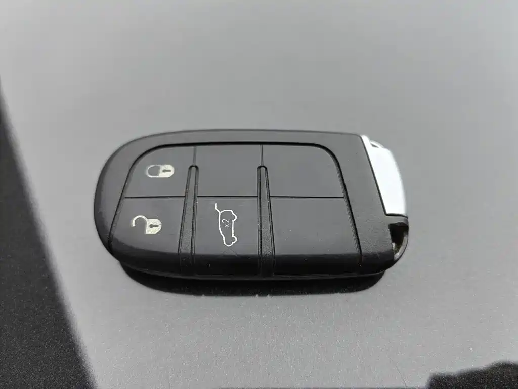 Jeep Grand Cherokee (Import) — миниатюра 19