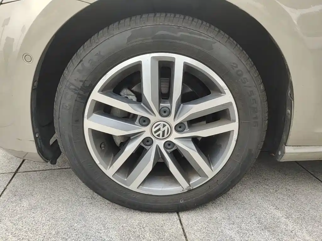 Volkswagen Golf — миниатюра 23