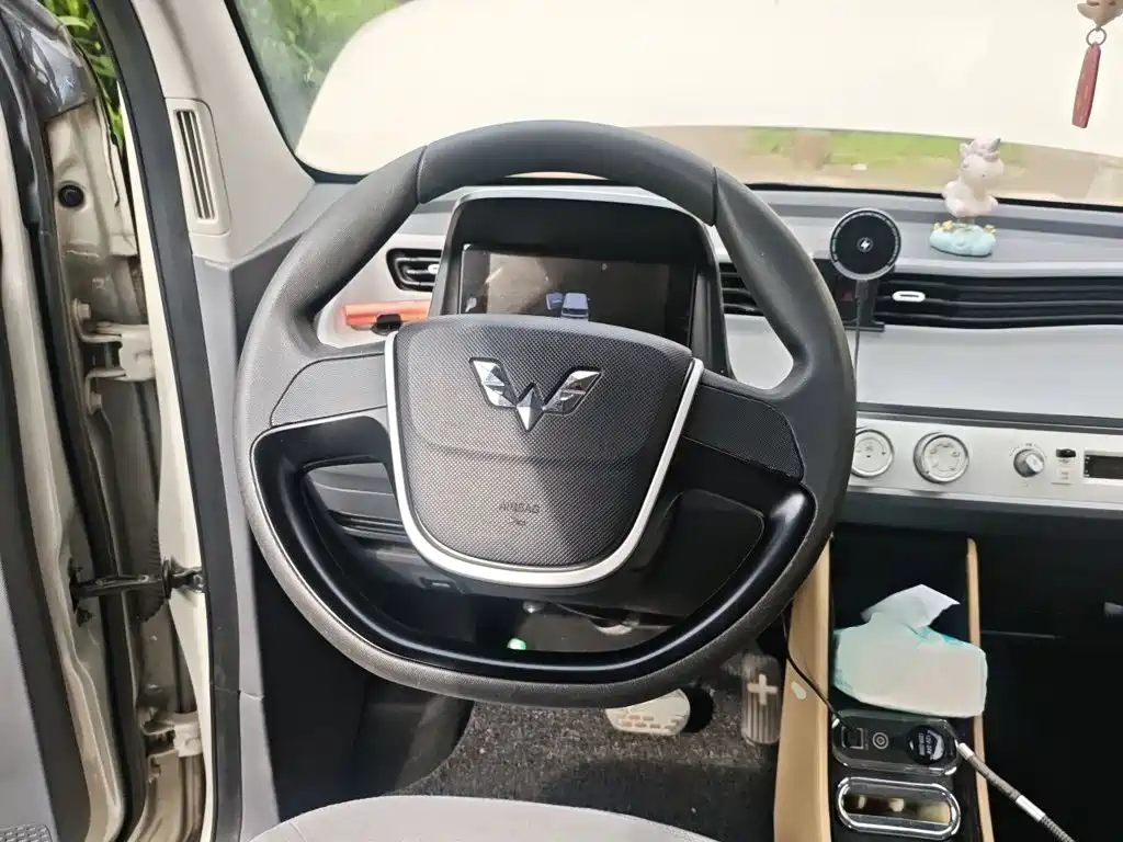 Wuling MINIEV — миниатюра 6
