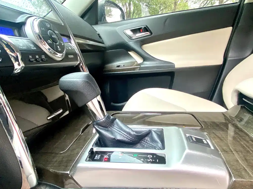 Toyota Reiz — миниатюра 17