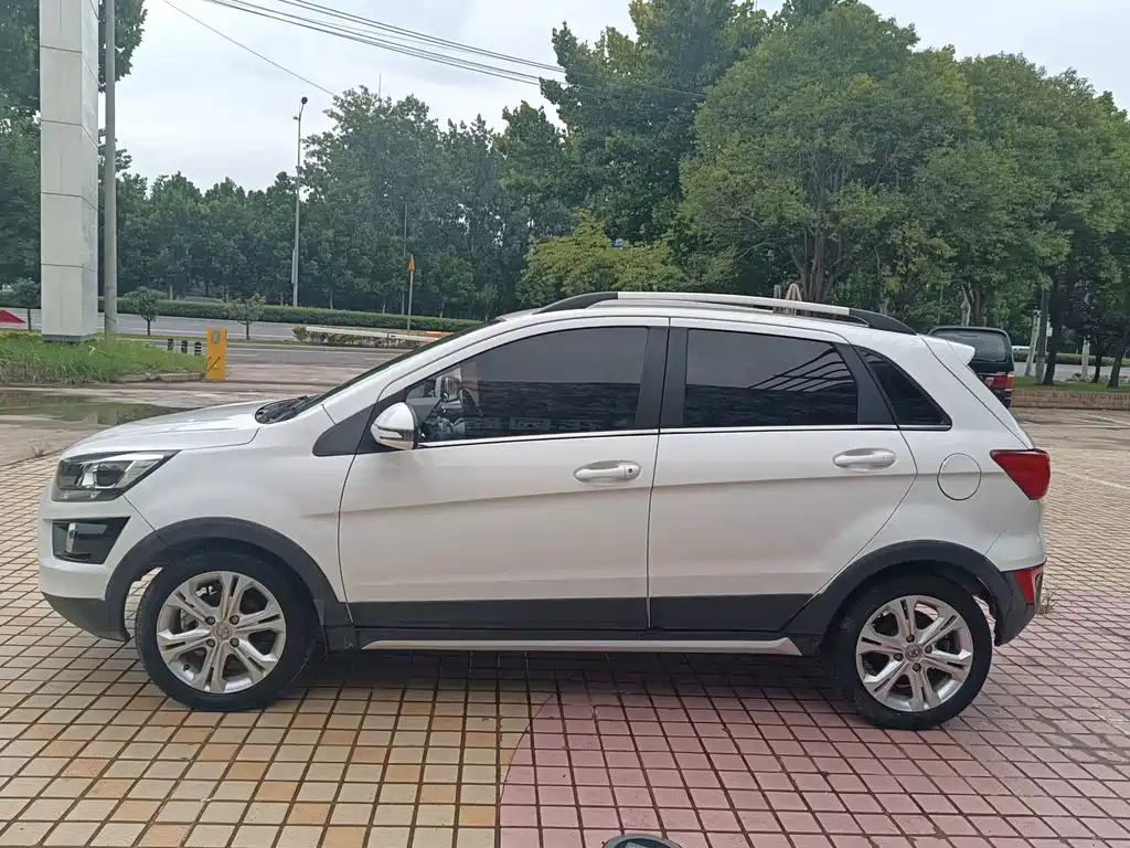 BAIC Senova X25 — миниатюра 5