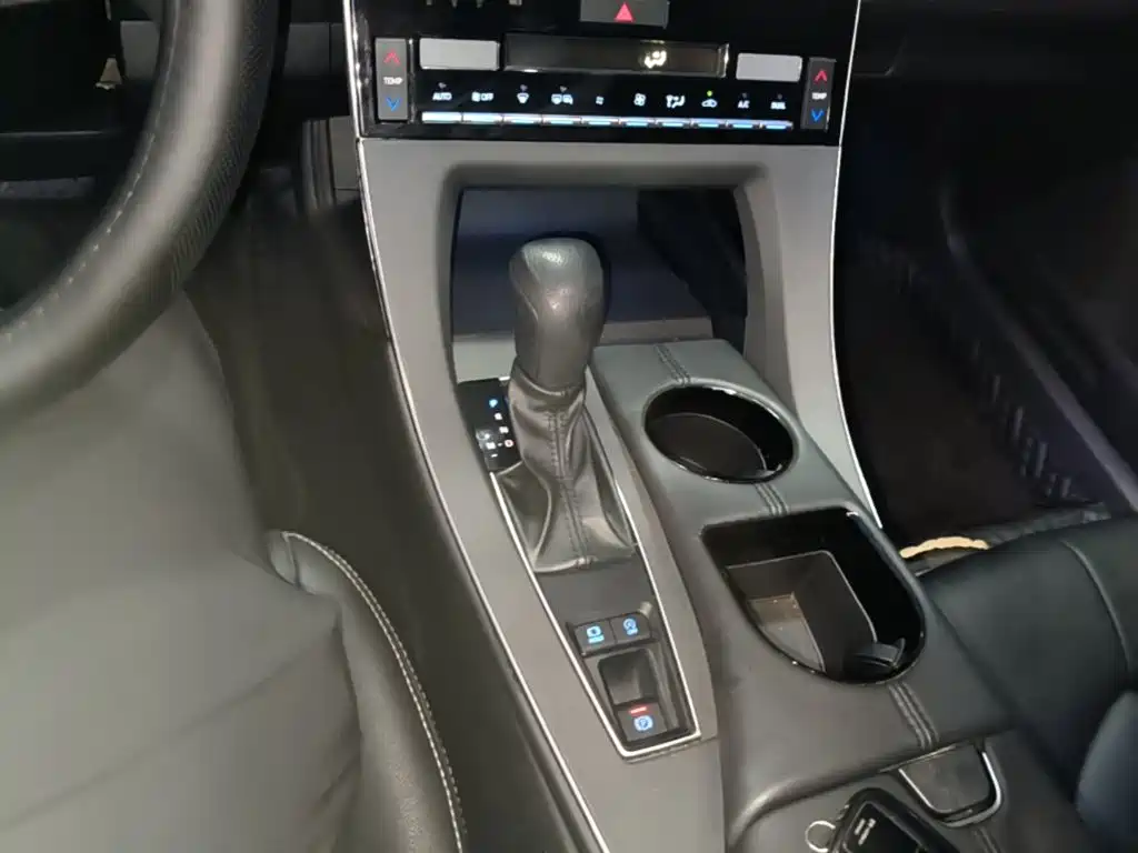 Toyota Avalon — миниатюра 14