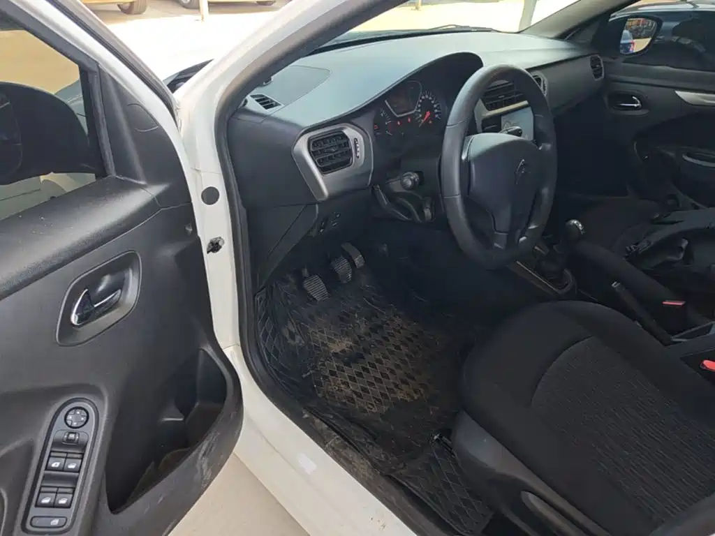 Citroen Elysee — миниатюра 16