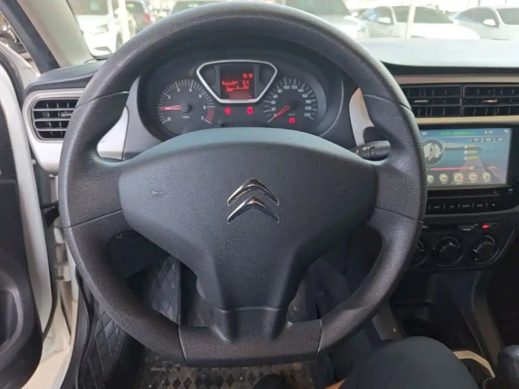 Citroen Elysee — миниатюра 11