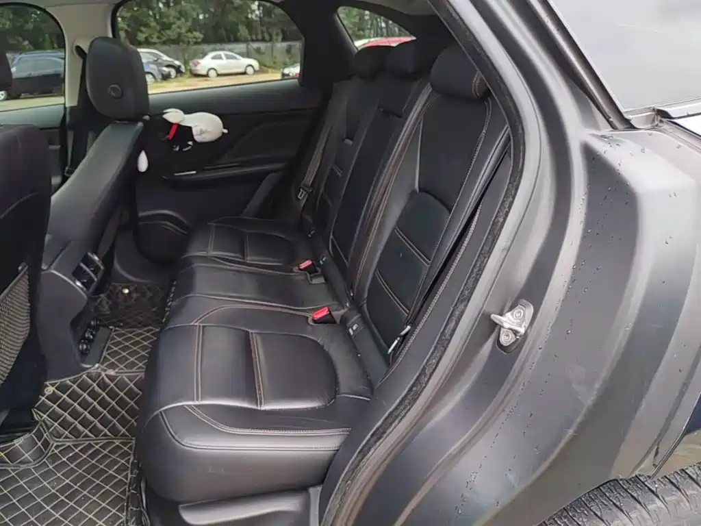 Jaguar F-PACE — миниатюра 17