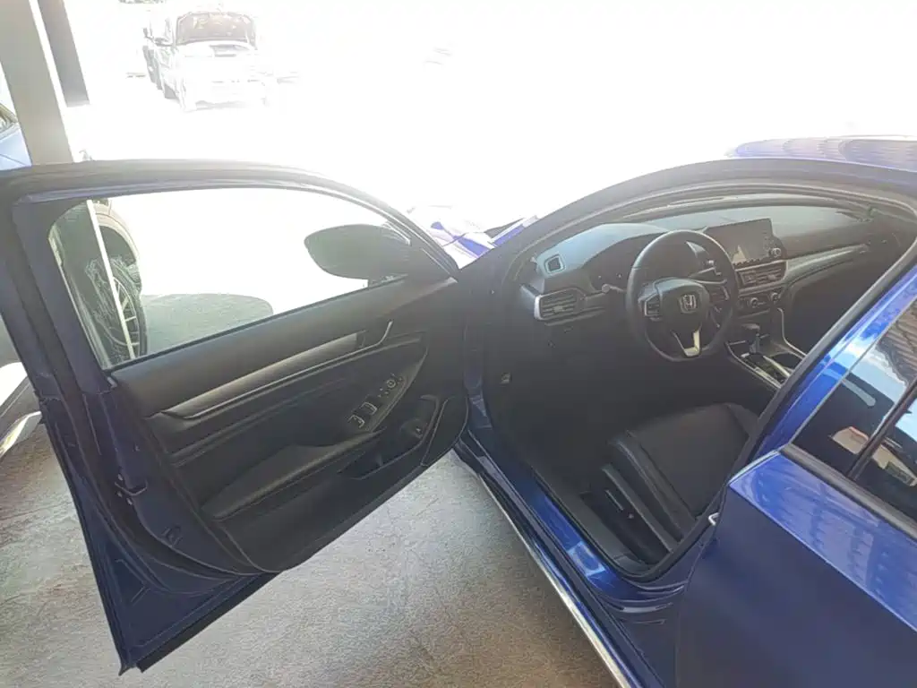 Honda Accord — миниатюра 16