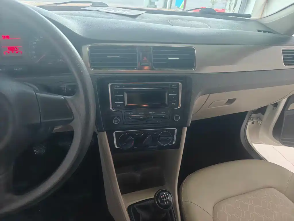 Volkswagen Santana — миниатюра 6