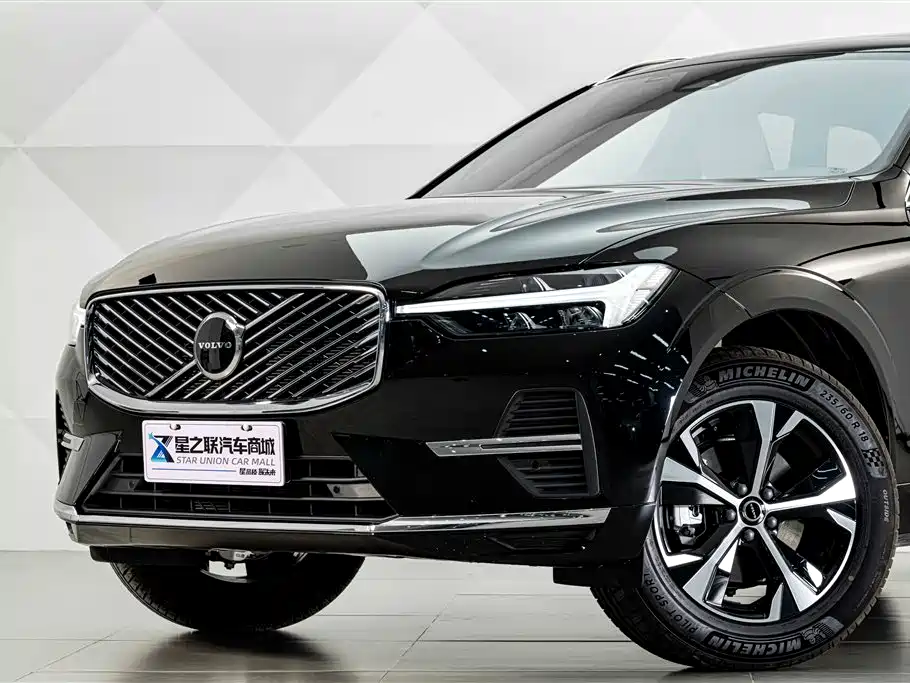 Volvo XC60 2026 B5 Luxury