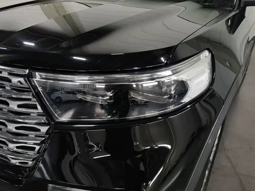 Ford Explorer — миниатюра 7