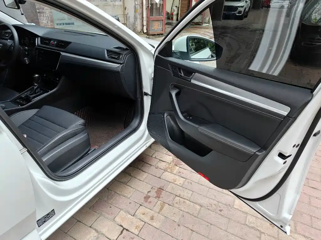 Skoda Superb — миниатюра 18
