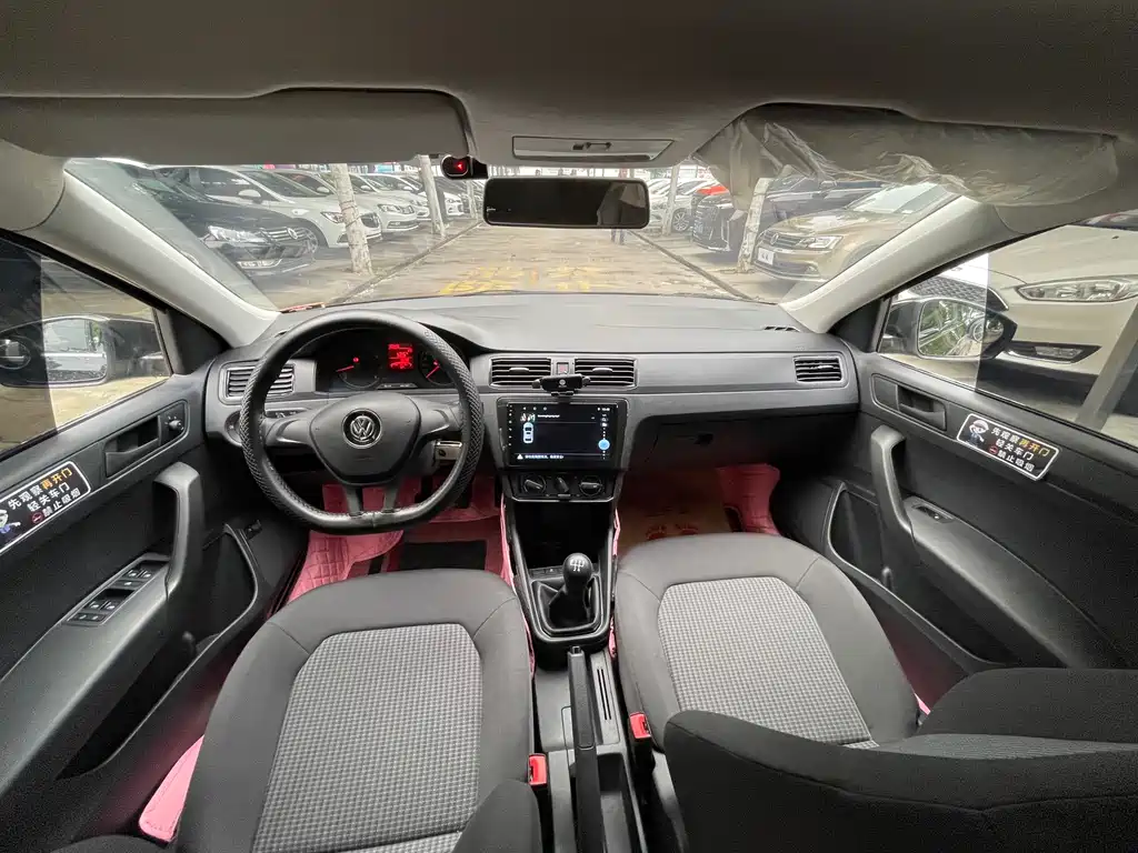 Volkswagen Santana — миниатюра 8
