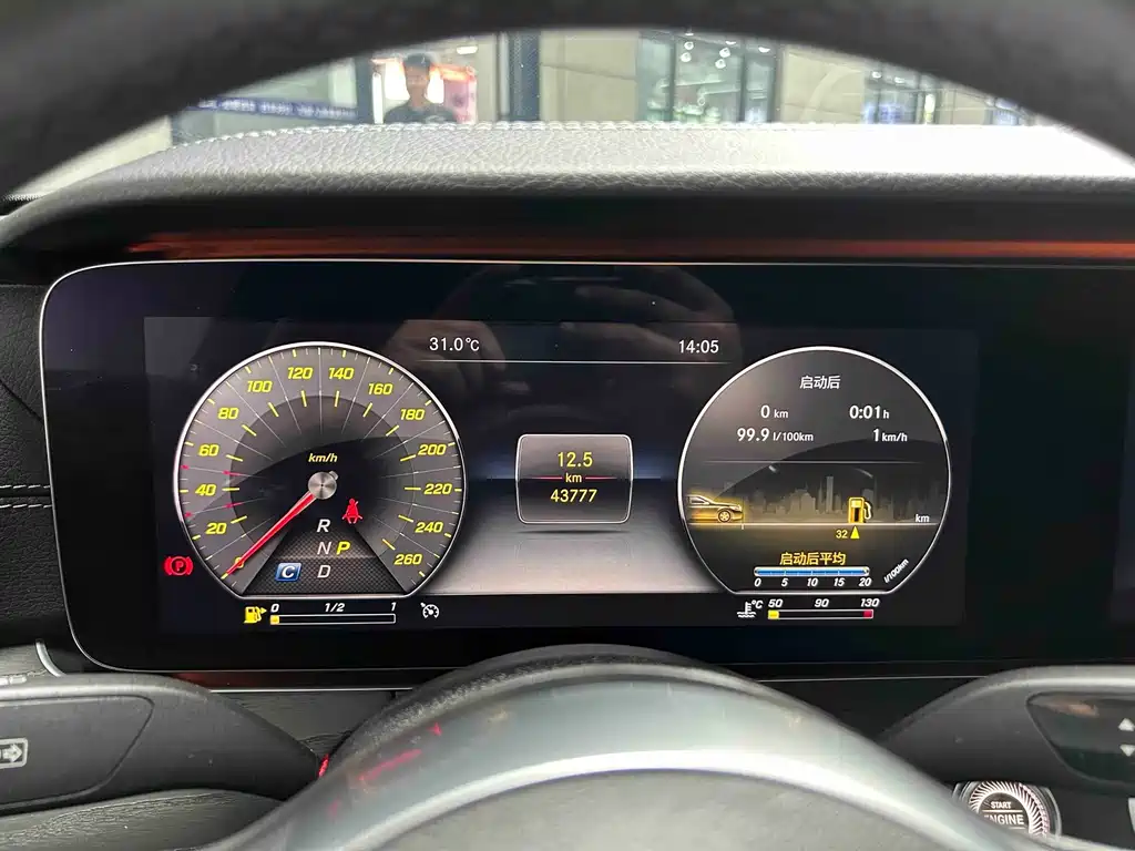 Mercedes-Benz E-Class — миниатюра 17