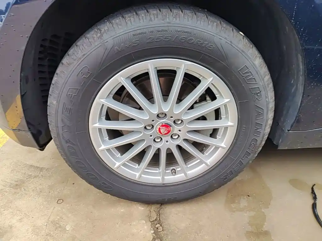 Jaguar F-PACE — миниатюра 23