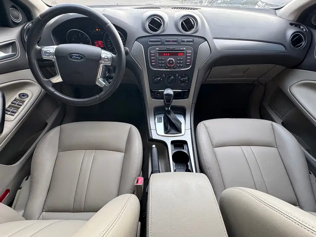 Ford Mondeo — миниатюра 9