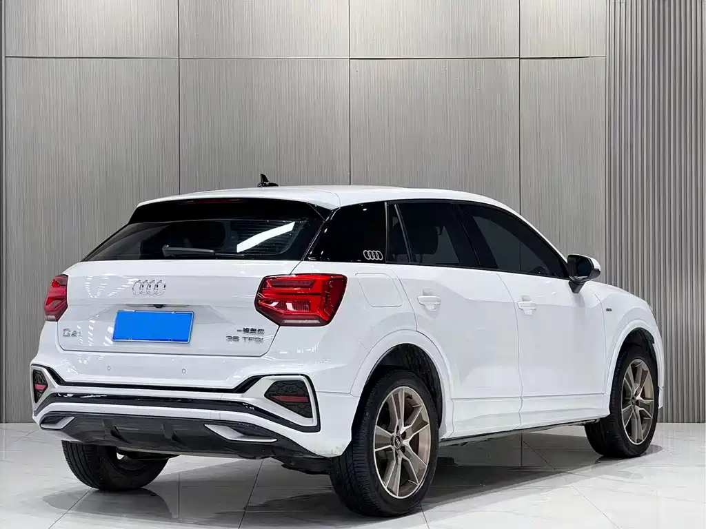 Audi Q2L — миниатюра 5