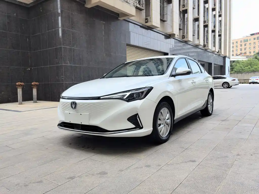 2026 Changan Eado - zdjęcie 1 z 13