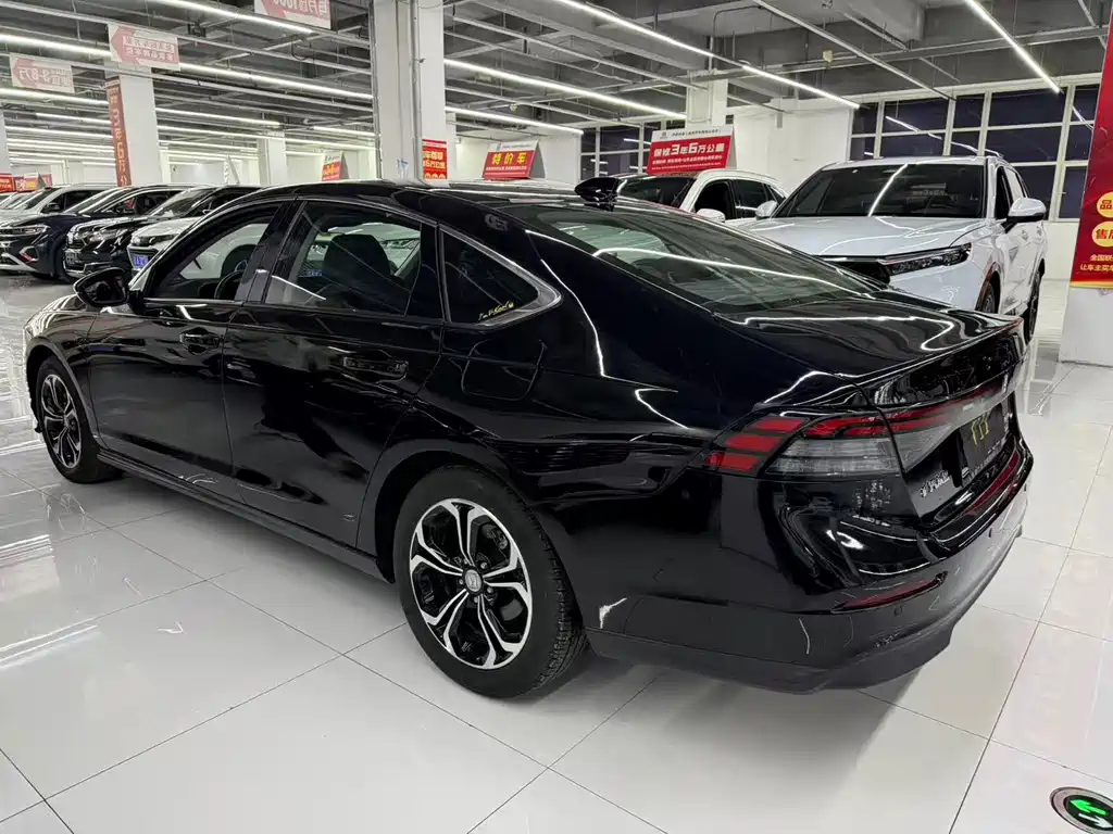 Honda Accord — миниатюра 9