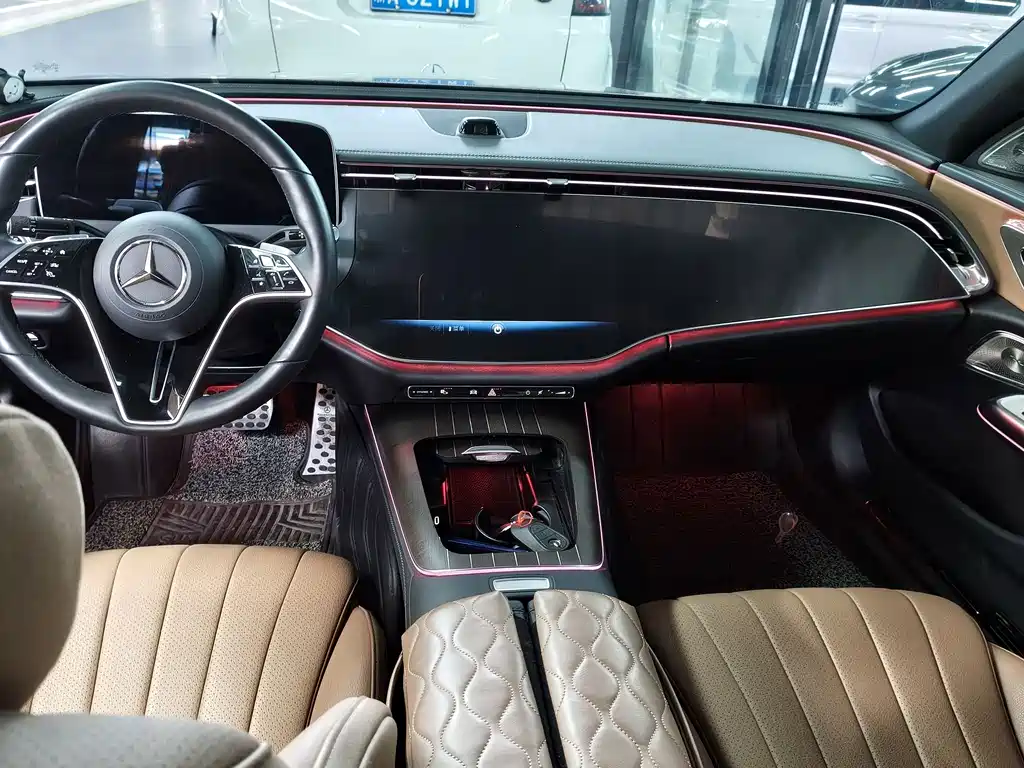 Mercedes-Benz E-Class — миниатюра 11