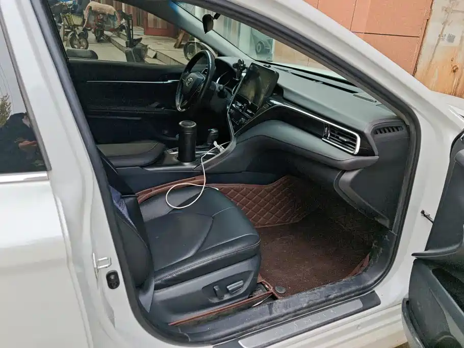 Toyota Camry — миниатюра 8