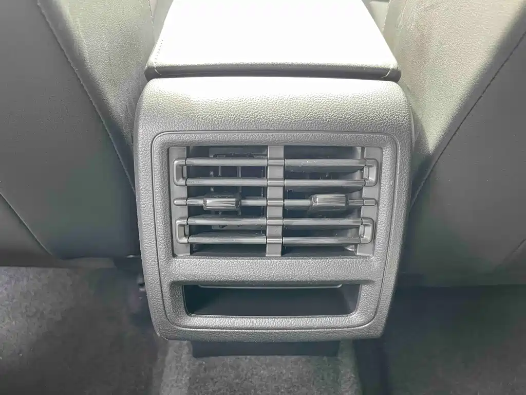Volkswagen Golf — миниатюра 16