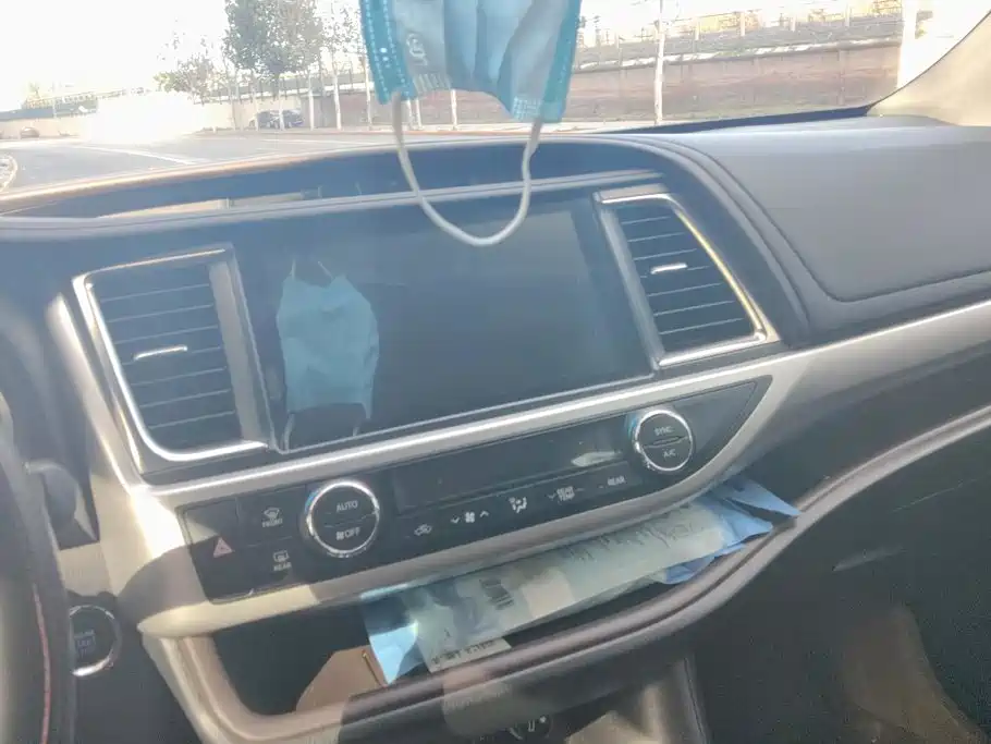 Toyota Highlander — миниатюра 13