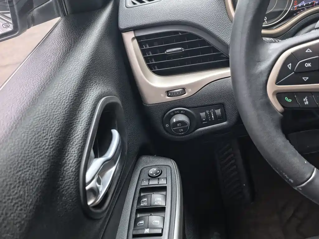 Jeep Cherokee 2.0L Superior Edition, фото 15