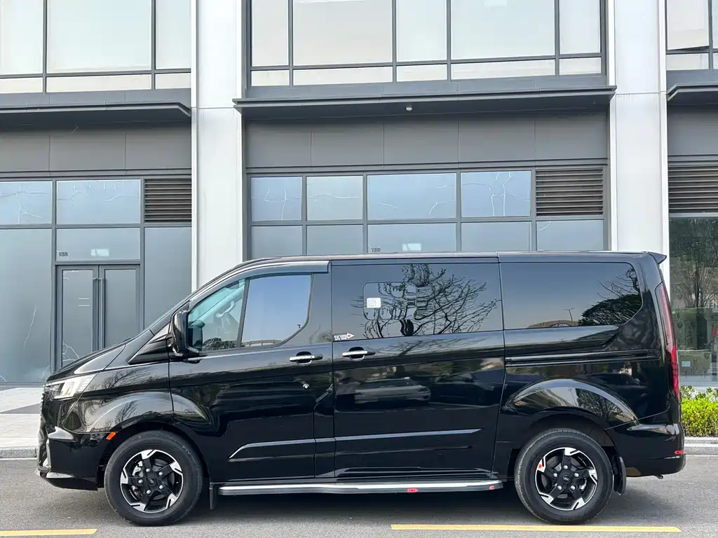 Ford Tourneo 2023 2.0T AT