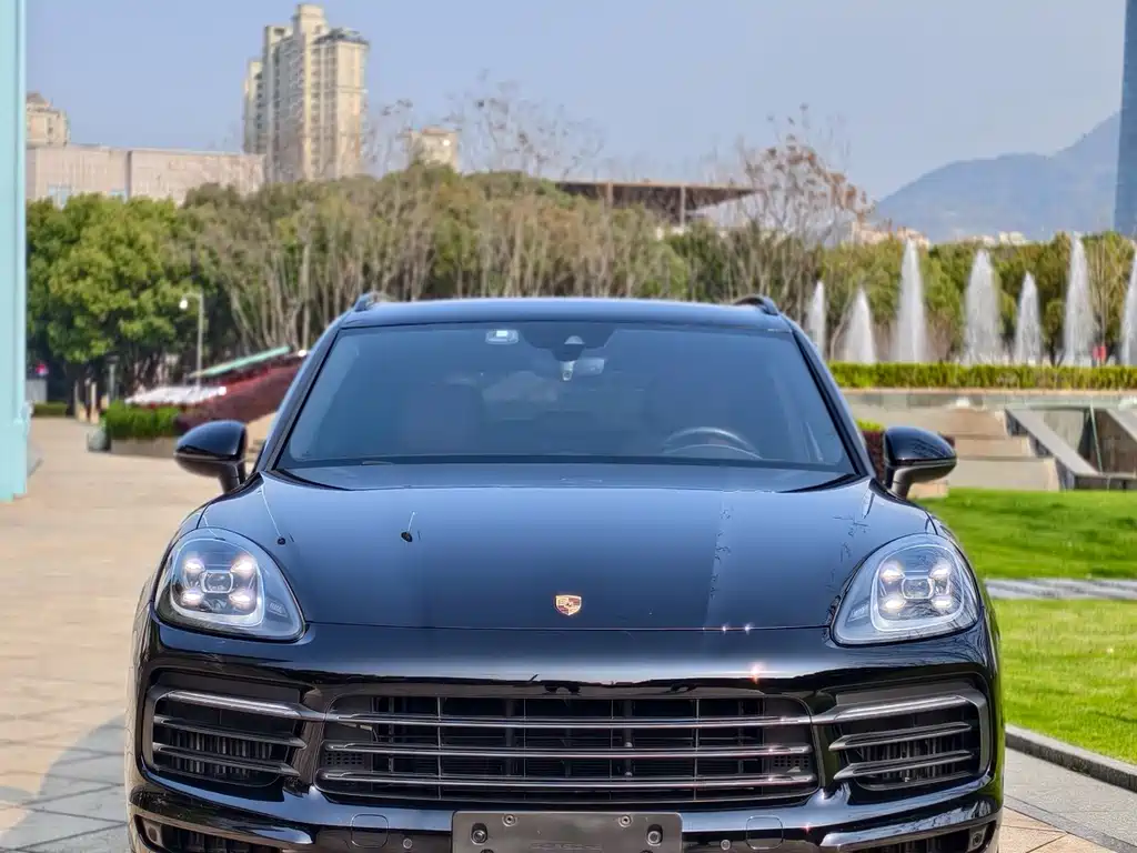 PORSCHE CAYENNE
