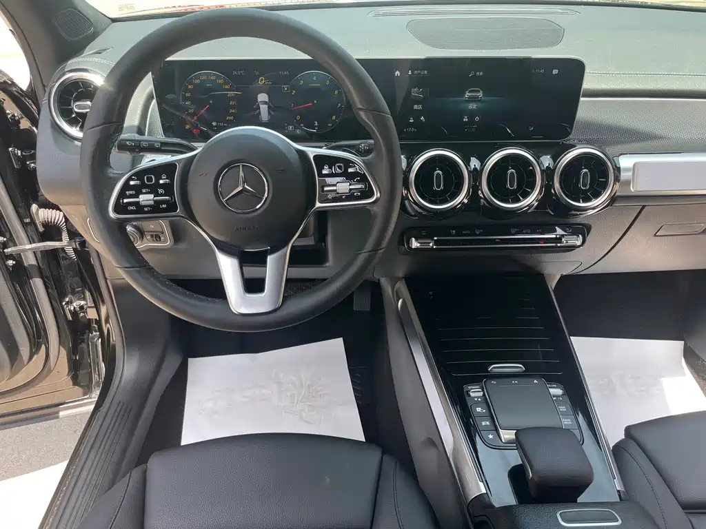 Mercedes-Benz GLB — миниатюра 14