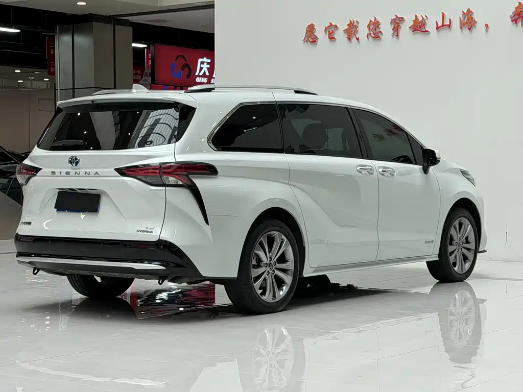 Toyota Sienna — миниатюра 7