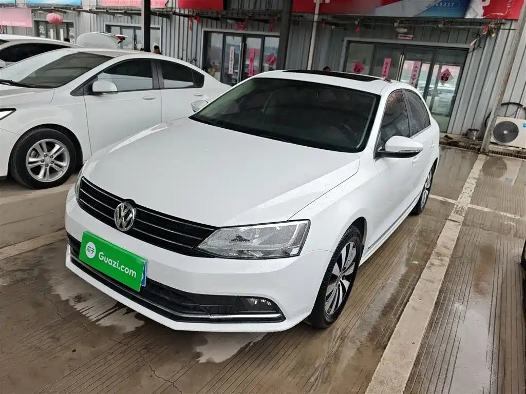 Volkswagen Sagitar 2018
