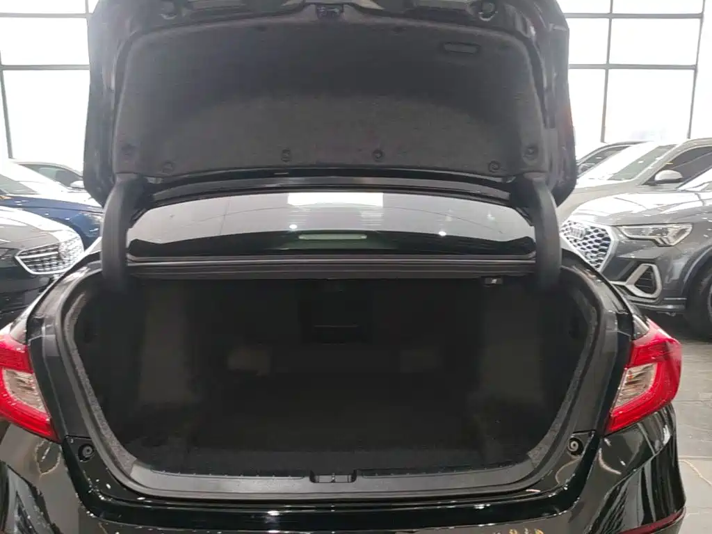 Honda Accord — миниатюра 19