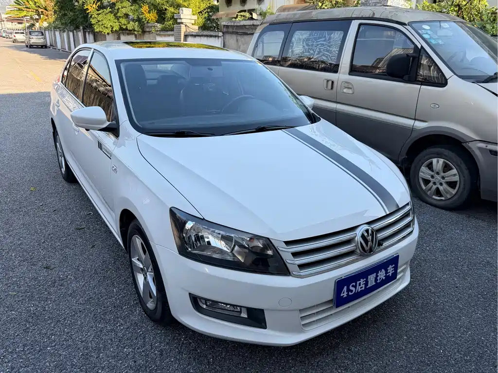 Volkswagen Santana — миниатюра 2