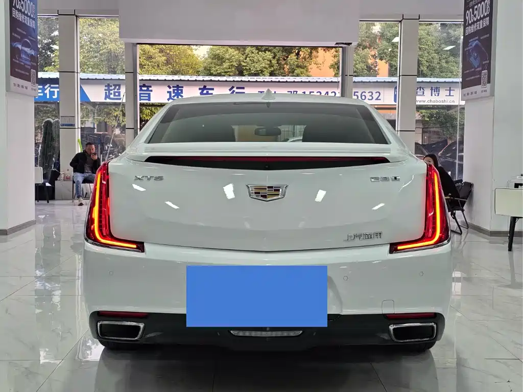 CADILLAC XTS