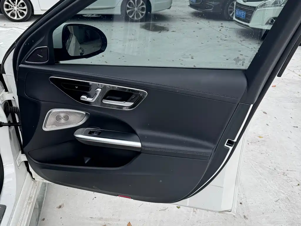Mercedes-Benz C-Class — миниатюра 9
