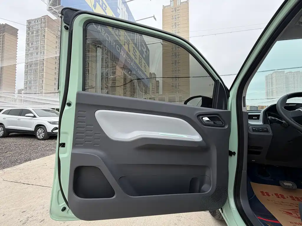 Wuling MINIEV — миниатюра 13