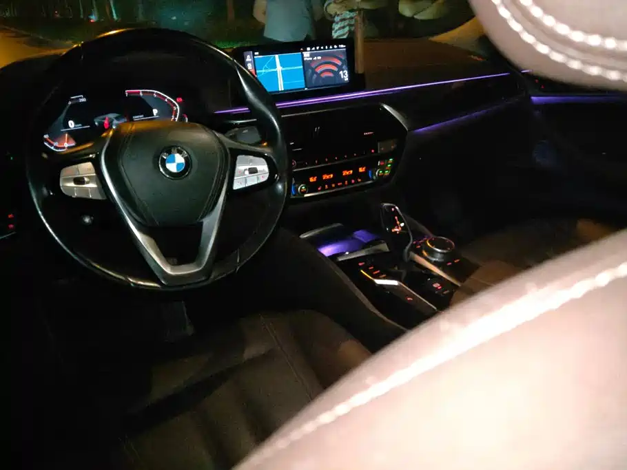 BMW 5 Series — миниатюра 12