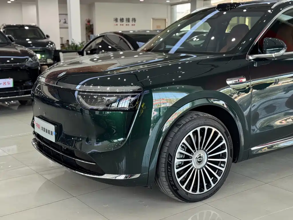 AITO ASK THE WORLD M8