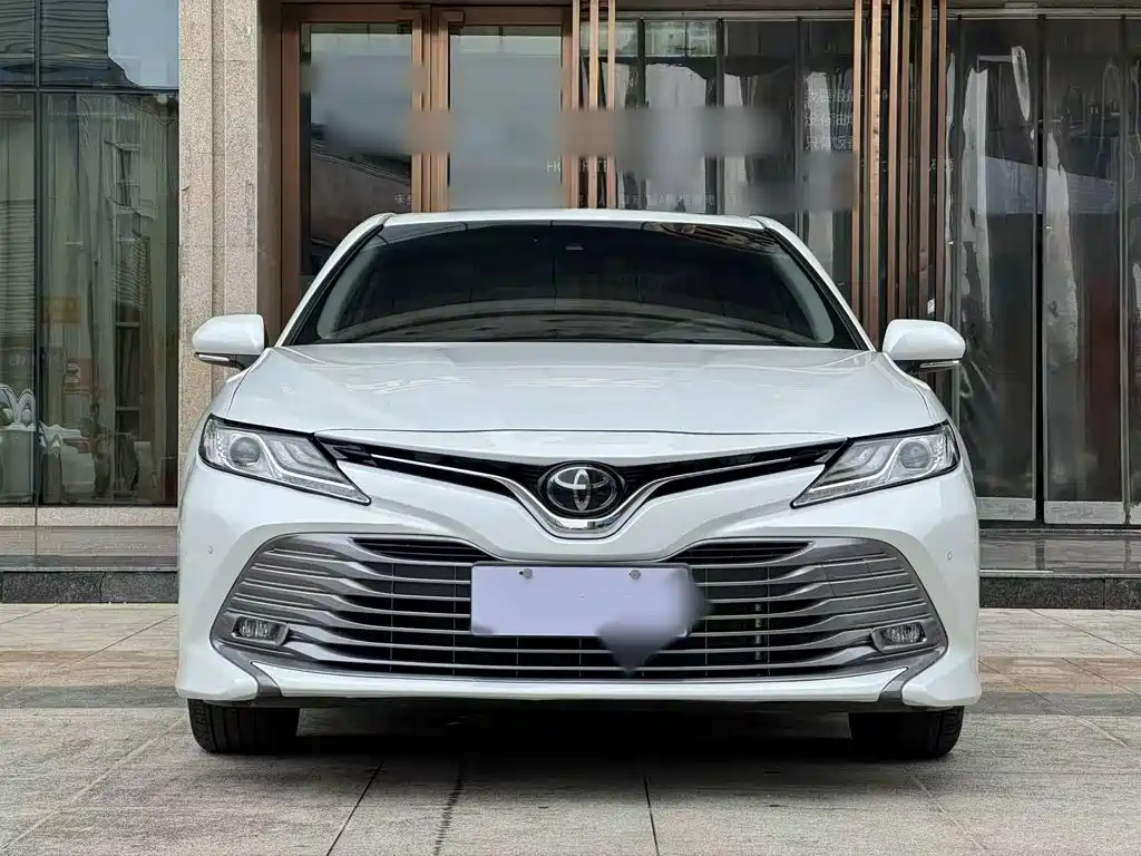 Toyota Camry — миниатюра 14