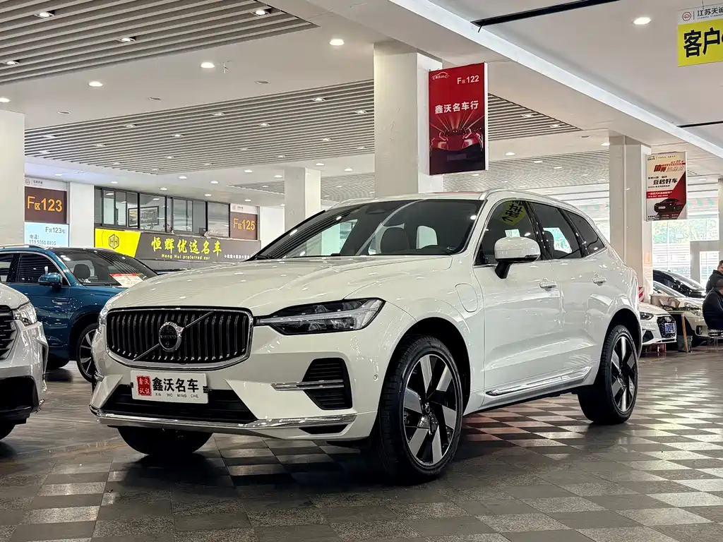 Volvo XC60 PHEV 2024