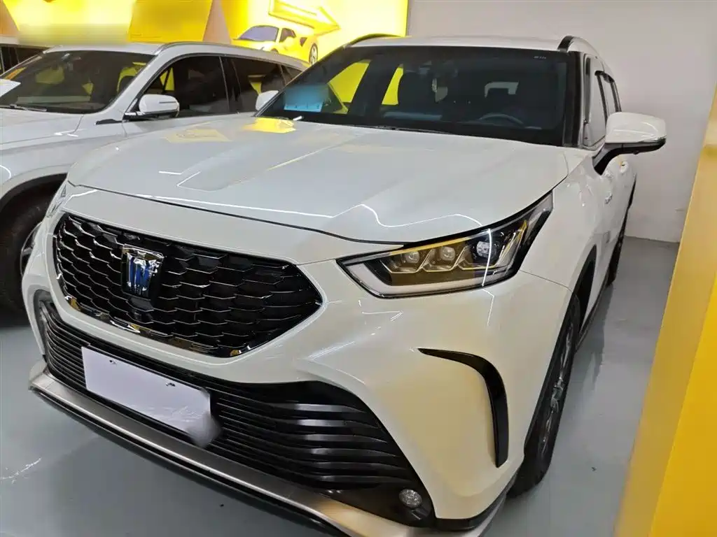 Toyota Crown Kluger 2024