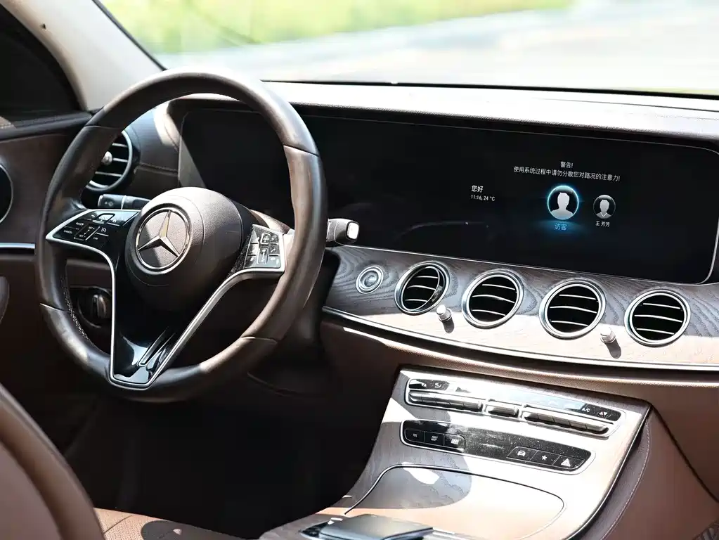 Mercedes-Benz E-Class — миниатюра 6