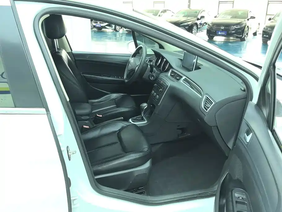 Peugeot 308 — миниатюра 8