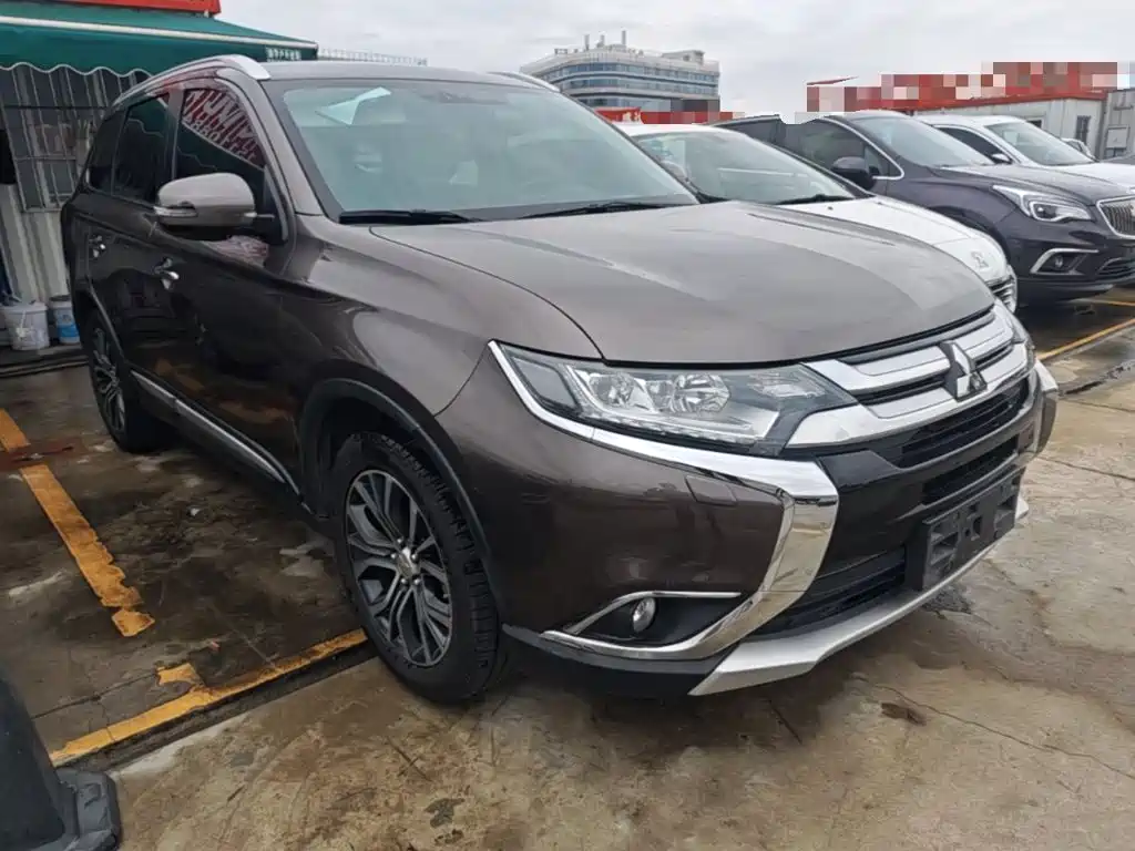 Mitsubishi Outlander — миниатюра 4