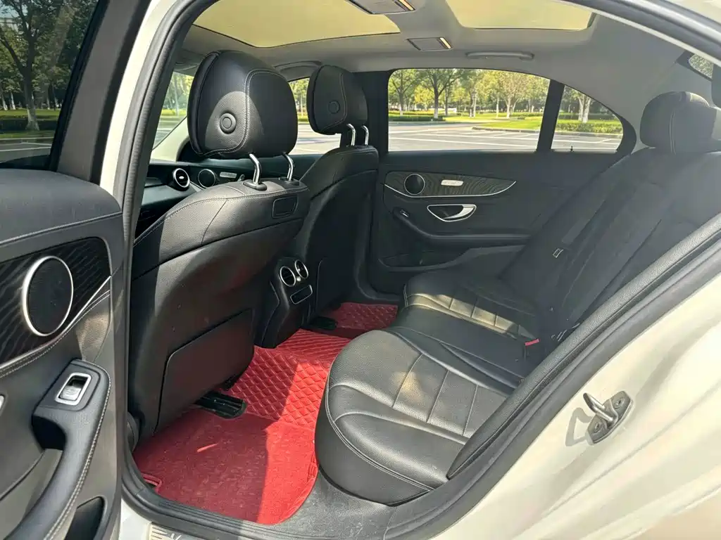 Mercedes-Benz C-Class — миниатюра 9