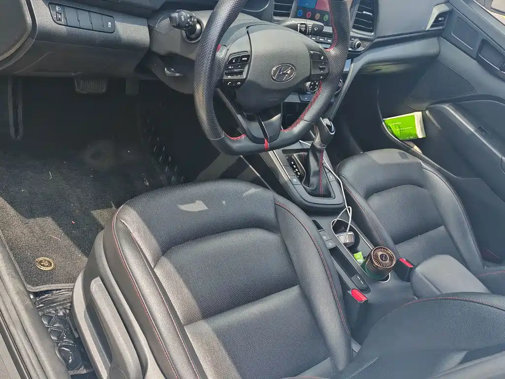 Hyundai Elantra — миниатюра 8