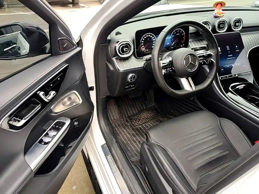 Mercedes-Benz C-Class — миниатюра 16