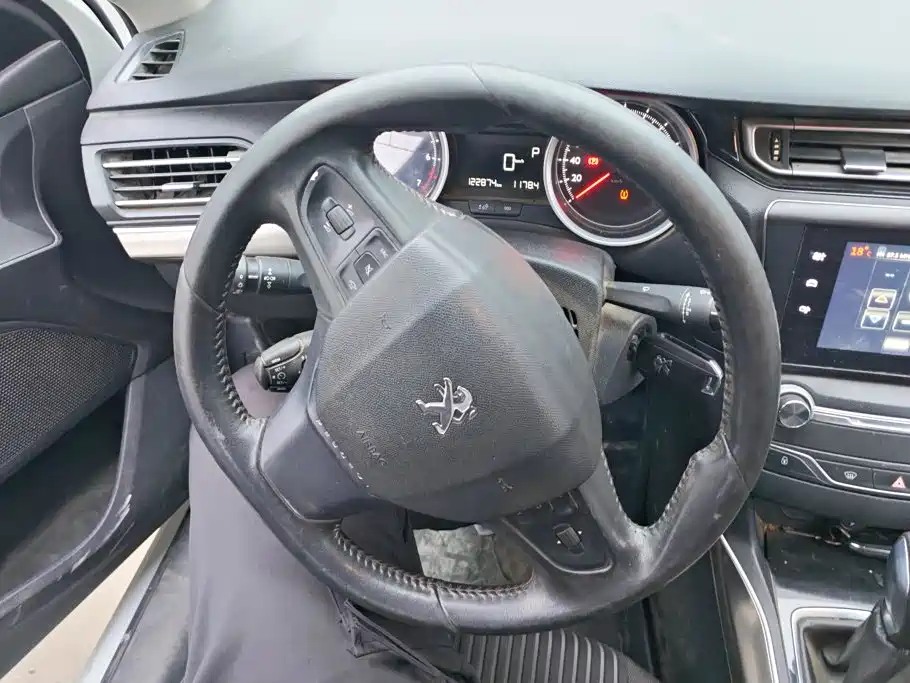 Peugeot 408 — миниатюра 15