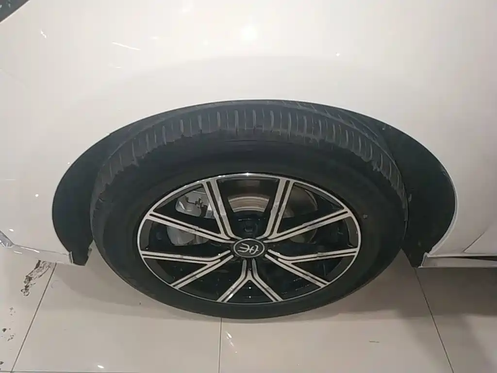 BYD MAX New Energy — миниатюра 23